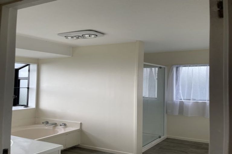 Photo of property in 5 Oreti Place, Clover Park, Auckland, 2019