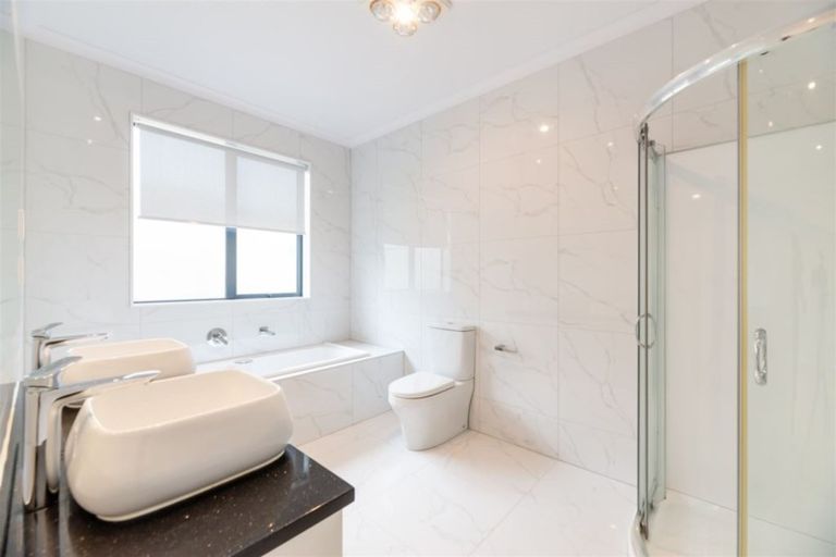 Photo of property in 116 Pohutukawa Parade, Riverhead, 0820