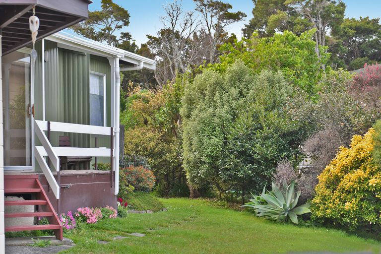 Photo of property in 51 Barrier View Road, Leigh, 0985