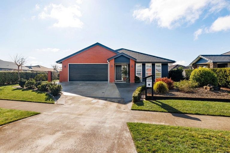 Photo of property in 12 Jarrett Terrace, Leamington, Cambridge, 3432