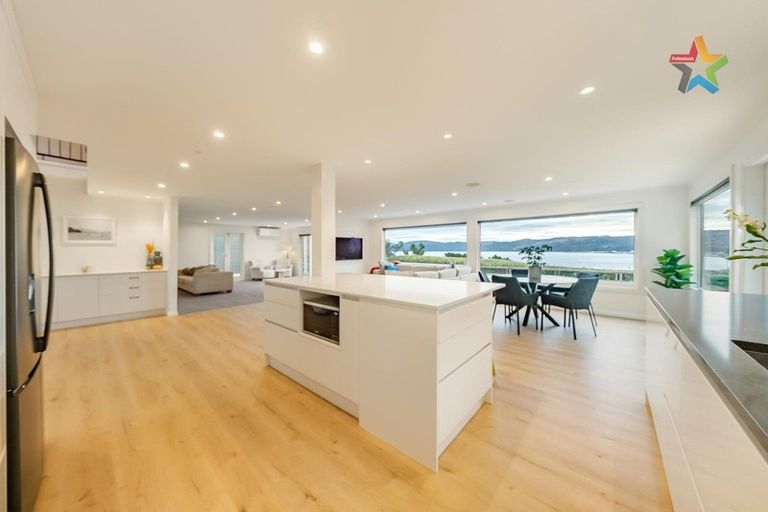 Photo of property in 15 Nikau Road, Point Howard, Lower Hutt, 5013