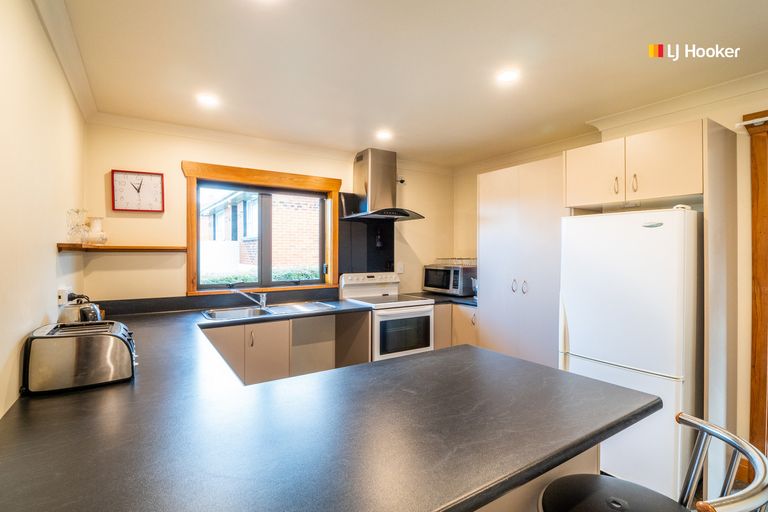 Photo of property in 299 Main South Road, Green Island, Dunedin, 9018