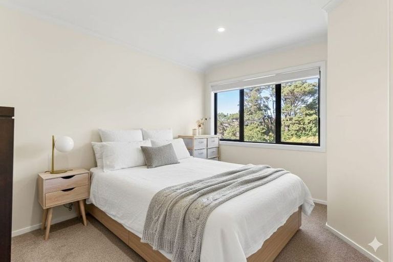 Photo of property in 77 Erlestoke Crescent, Churton Park, Wellington, 6037