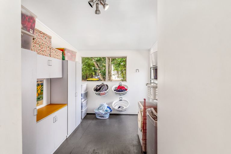 Photo of property in 21 Cypress Place, Owhata, Rotorua, 3010