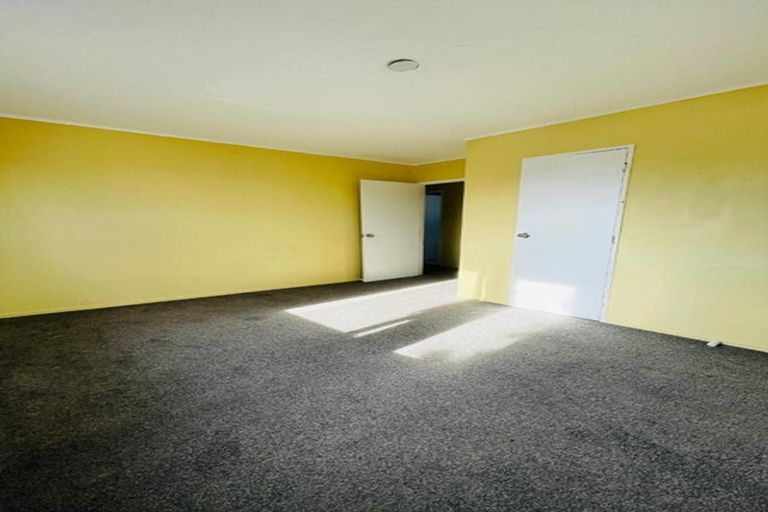 Photo of property in 1/53 Maplesden Drive, Clendon Park, Auckland, 2103