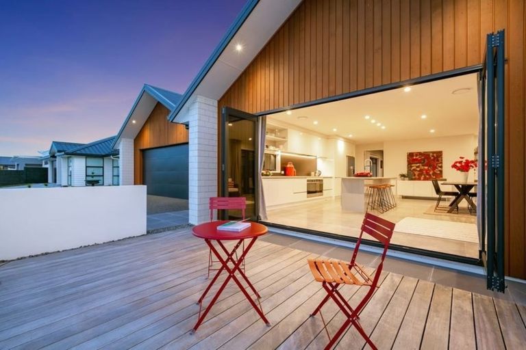 Photo of property in 6 Sarcodia Place, Papamoa Beach, Papamoa, 3118