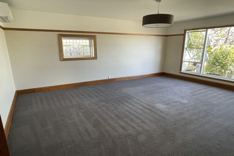 Photo of property in 27 Hackthorne Road, Cashmere, Christchurch, 8022