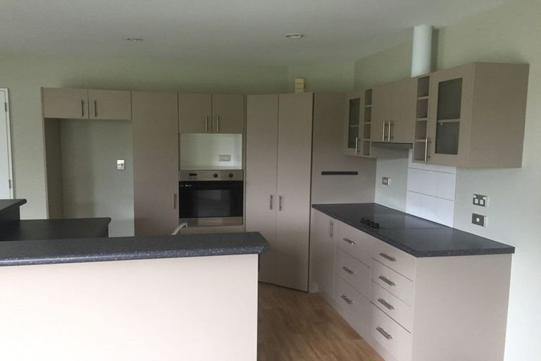 Photo of property in 17 Blowers Place, Halswell, Christchurch, 8025