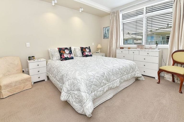 Photo of property in 90 Rewa Rewa Lane, Orewa, 0931