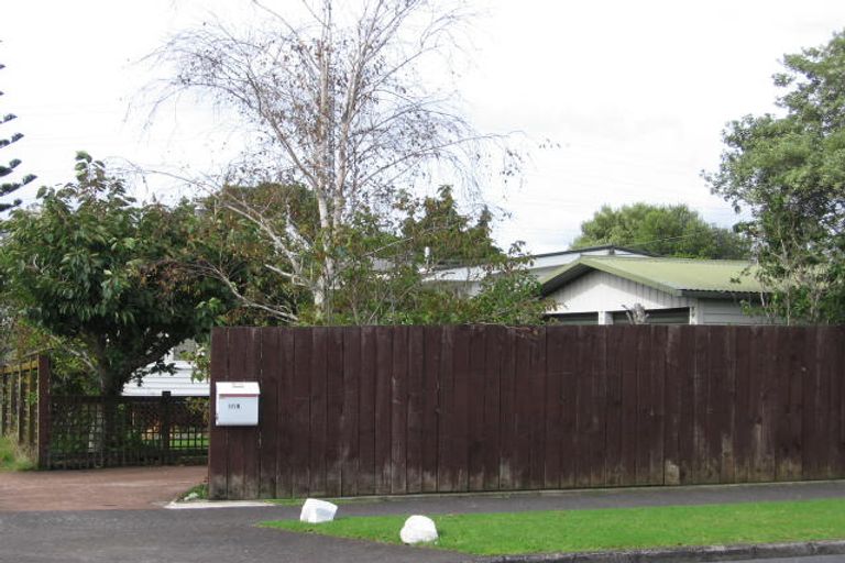 Photo of property in 1/19 Flanshaw Road, Te Atatu South, Auckland, 0610