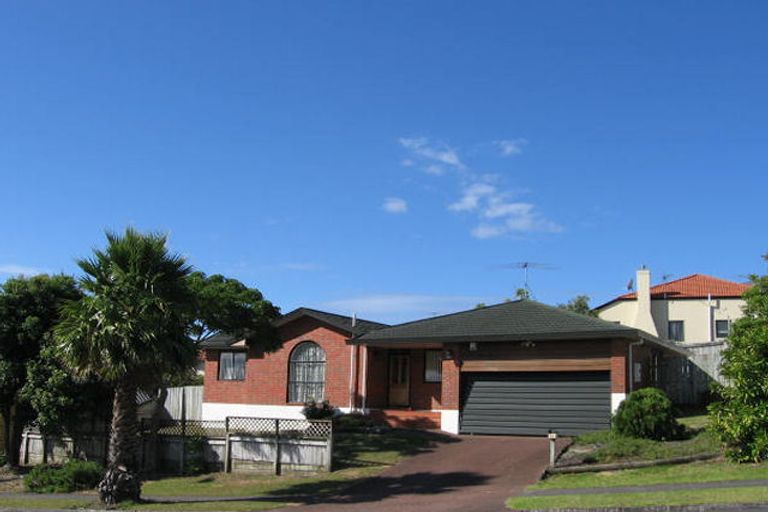 Photo of property in 64 Caribbean Drive, Unsworth Heights, Auckland, 0632