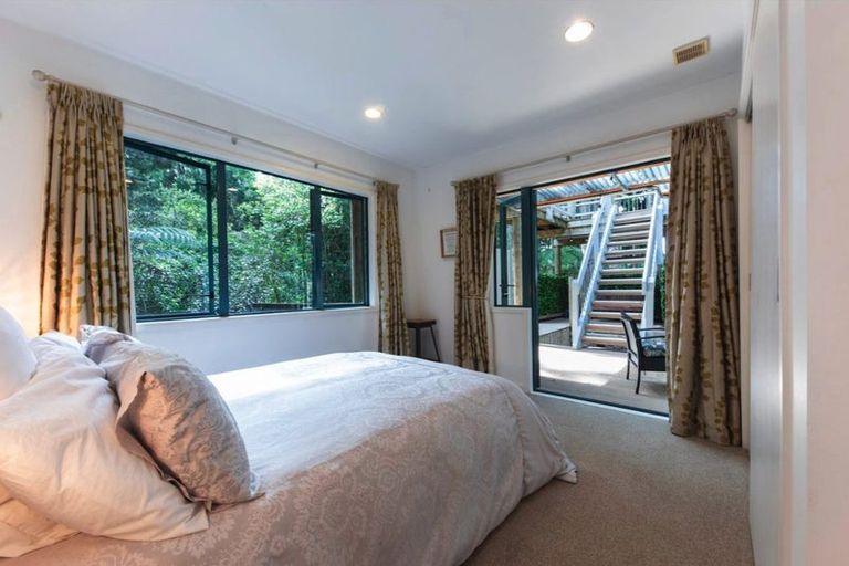 Photo of property in 220 Woodlands Park Road, Titirangi, Auckland, 0604