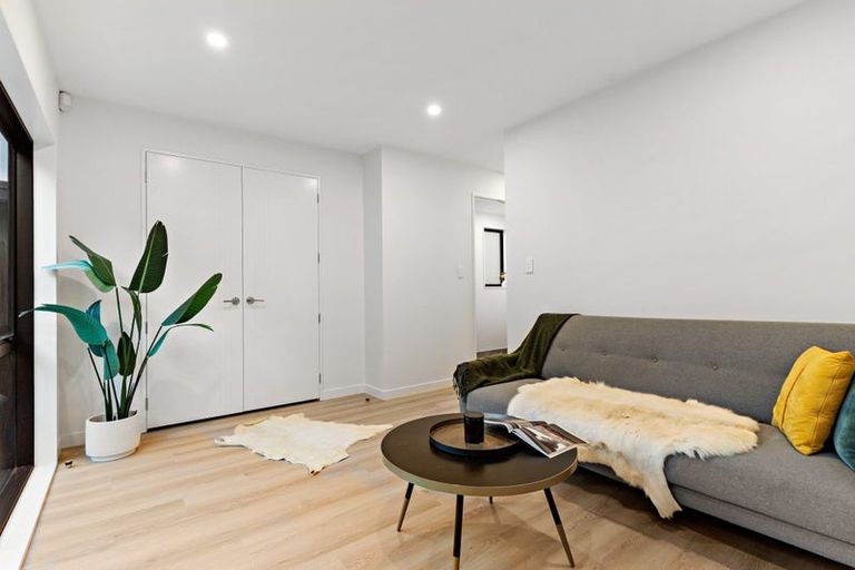 Photo of property in 24 Milenio Crescent, Windsor Park, Auckland, 0632