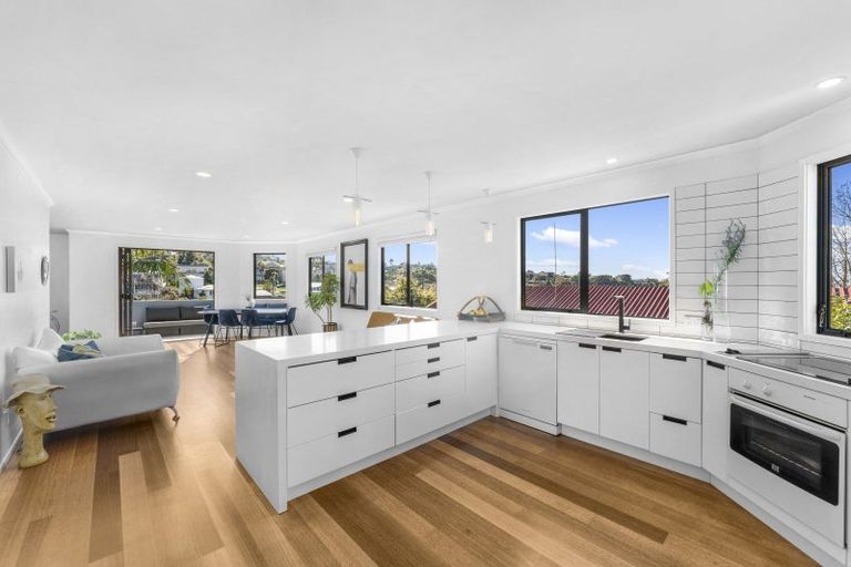 Photo of property in 16a Valley Road, Browns Bay, Auckland, 0630