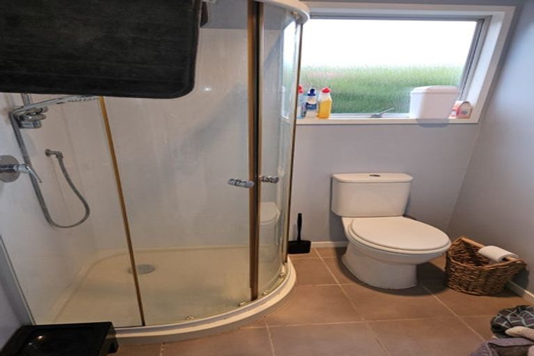 Photo of property in 21 Lavelle Road, Henderson, Auckland, 0612