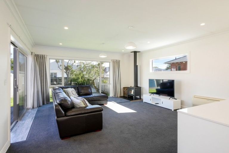 Photo of property in 52 Hargest Crescent, Saint Kilda, Dunedin, 9012