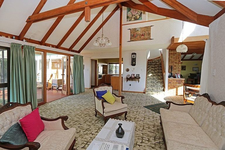 Photo of property in 6 Halse Place, Opunake, 4616