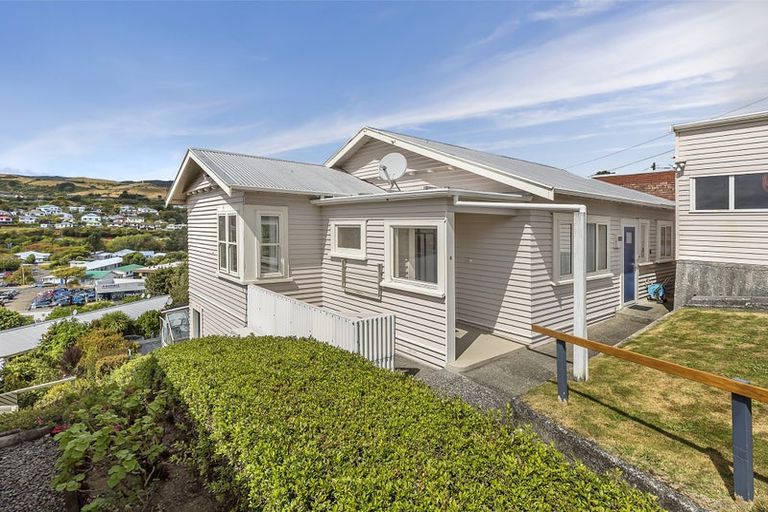 Photo of property in 4 Te Reinga View, Tawa, Wellington, 5028