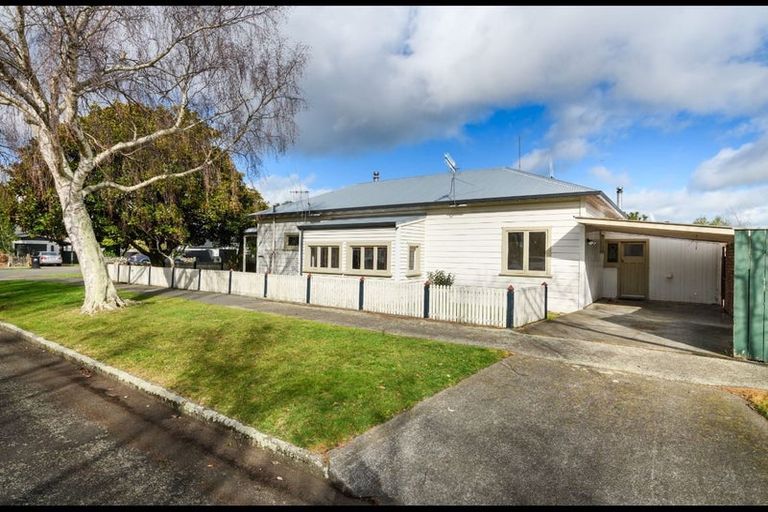 Photo of property in 53 Manson Street, Terrace End, Palmerston North, 4410