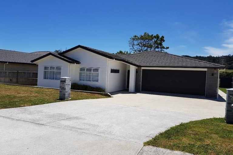 Photo of property in 9 Josh Road, Huapai, Kumeu, 0810