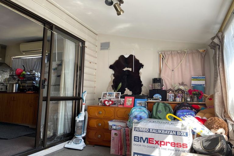 Photo of property in 2/9 Gregory Avenue, Islington, Christchurch, 8042