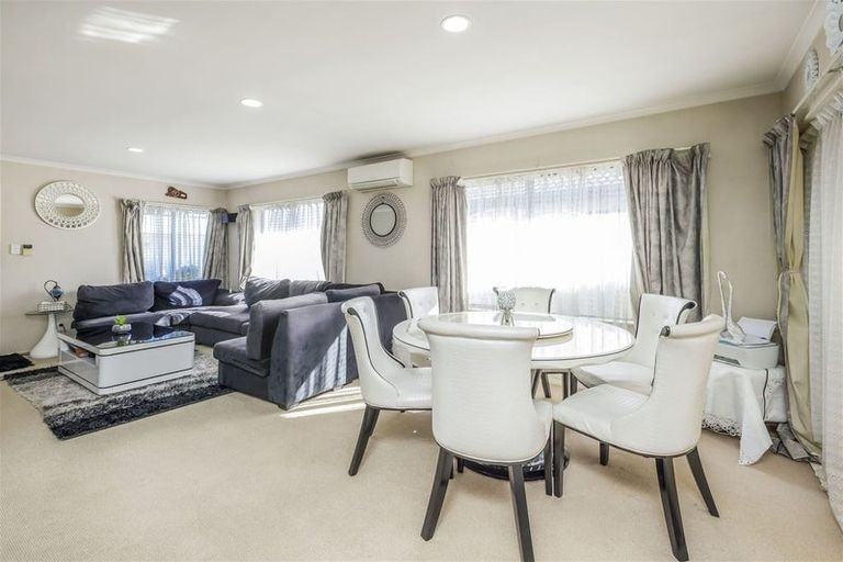 Photo of property in 4 Stellata Court, Randwick Park, Auckland, 2105