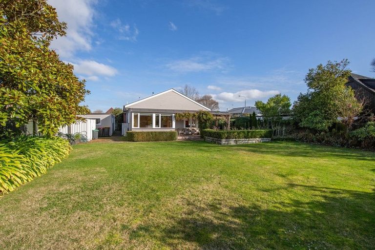 Photo of property in 130 Memorial Avenue, Burnside, Christchurch, 8053