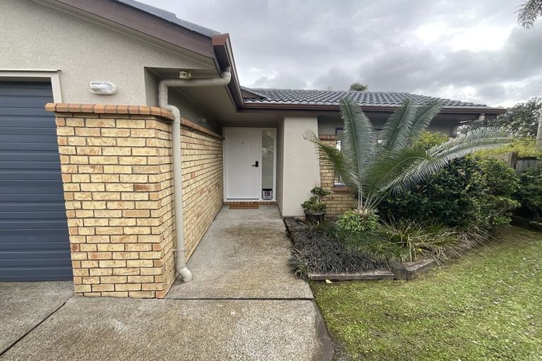 Photo of property in 1 Aviara Court, Northpark, Auckland, 2013