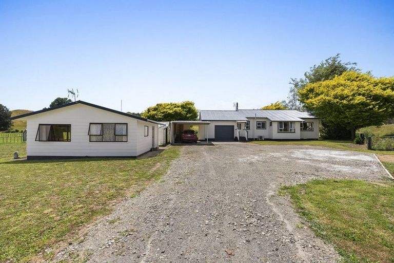 Photo of property in 1083 Tarata Road, Kaimata, Inglewood, 4387
