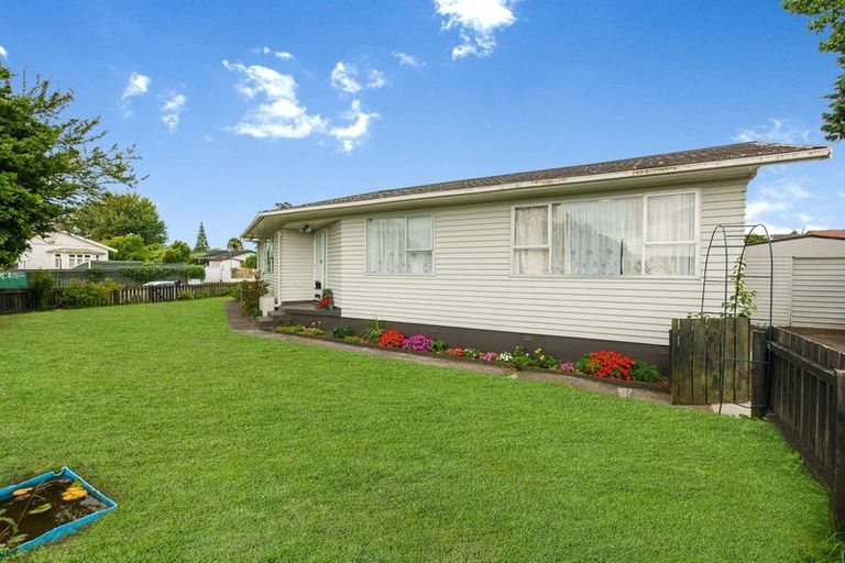 Photo of property in 1 Ronald Place, Manurewa, Auckland, 2102