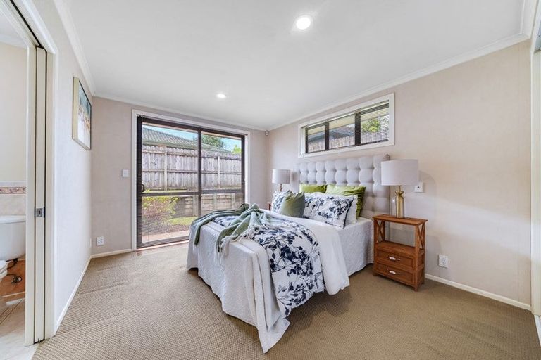 Photo of property in 24 Mt Lebanon Crescent, The Gardens, Auckland, 2105