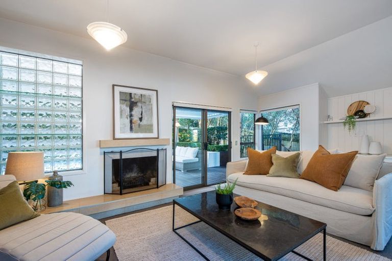 Photo of property in 35 Sylvan Park Avenue, Milford, Auckland, 0620