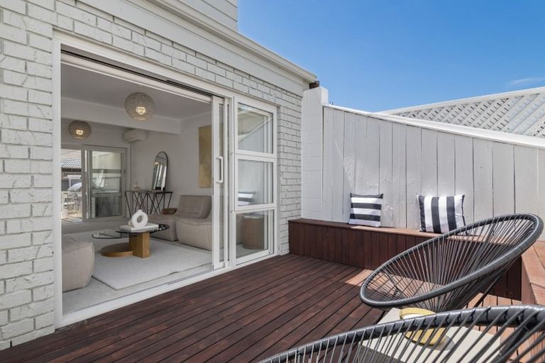 Photo of property in 2/26 Manly Esplanade, Browns Bay, Auckland, 0630