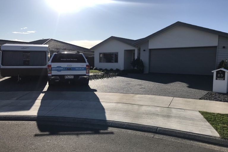 Photo of property in 25 Rakaia Way, Poraiti, Napier, 4112