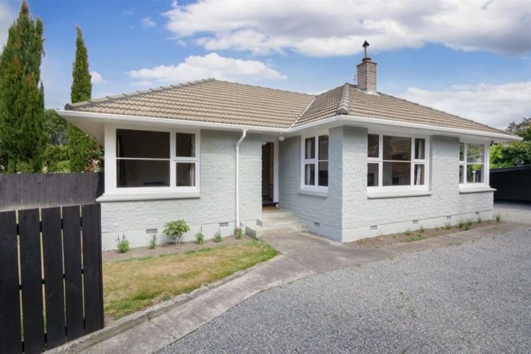 Photo of property in 1 Dalton Place, Burnside, Christchurch, 8053