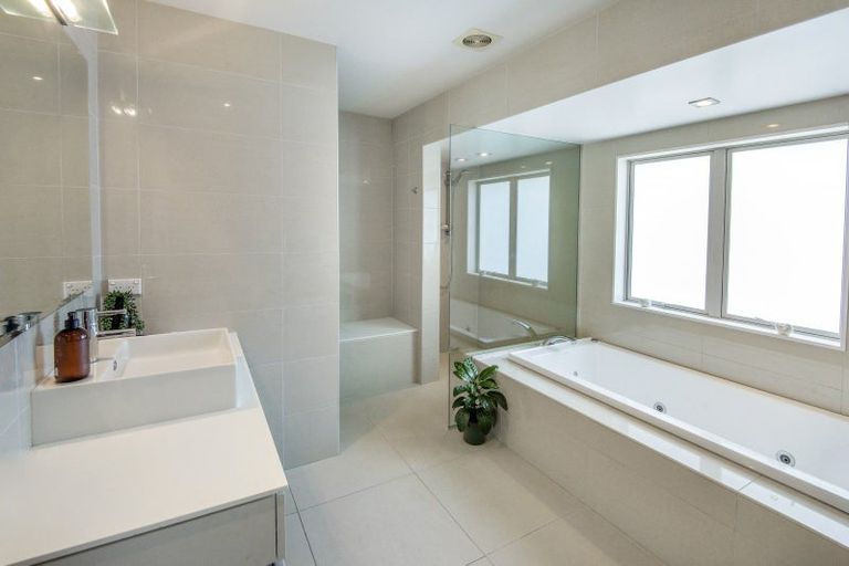 Photo of property in 23 Seacliffe Avenue, Belmont, Auckland, 0622