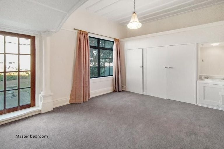 Photo of property in 531 Marine Parade, Napier South, Napier, 4110