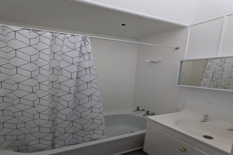 Photo of property in 9 Temuera Street, Otaki, 5512