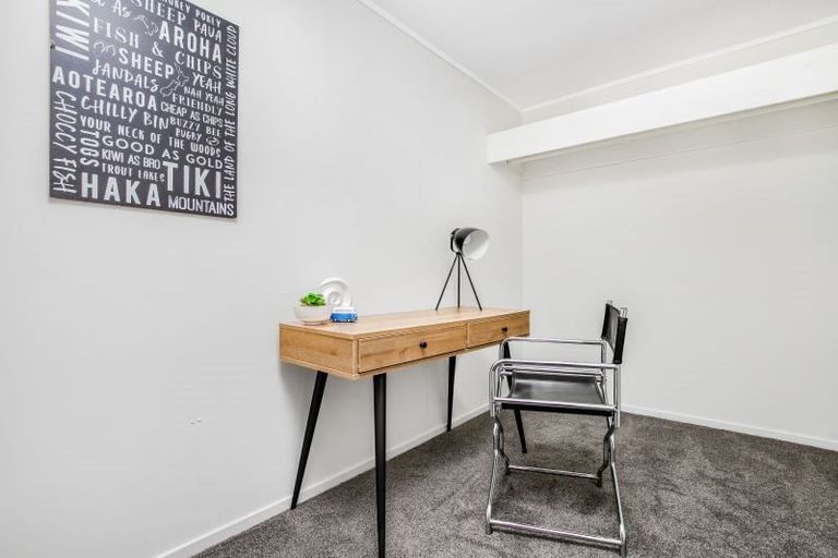 Photo of property in 2/1 Roys Road, Weymouth, Auckland, 2103