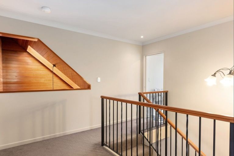 Photo of property in 100 Willowview Drive, Redwood, Christchurch, 8051