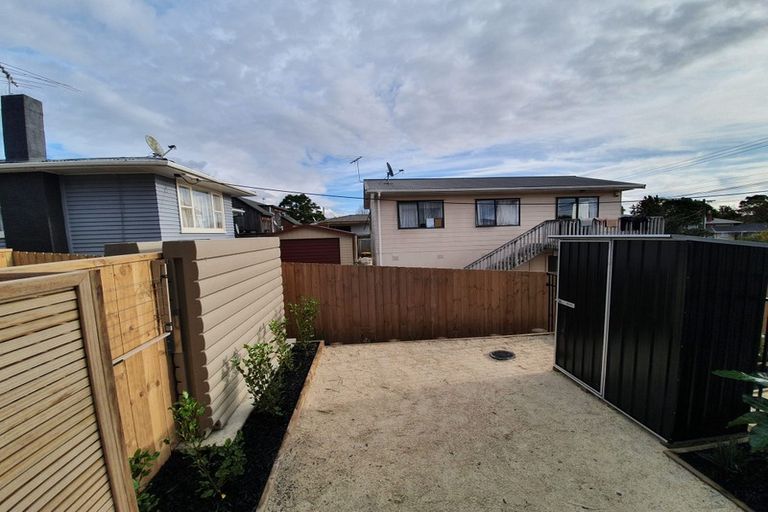 Photo of property in 3/45 Vera Road, Te Atatu South, Auckland, 0610