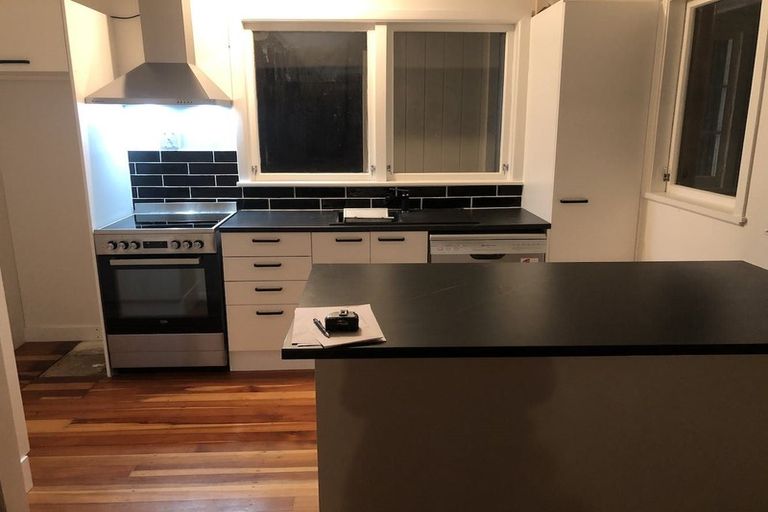 Photo of property in 2 Sheridan Street, Silverdale, Hamilton, 3216