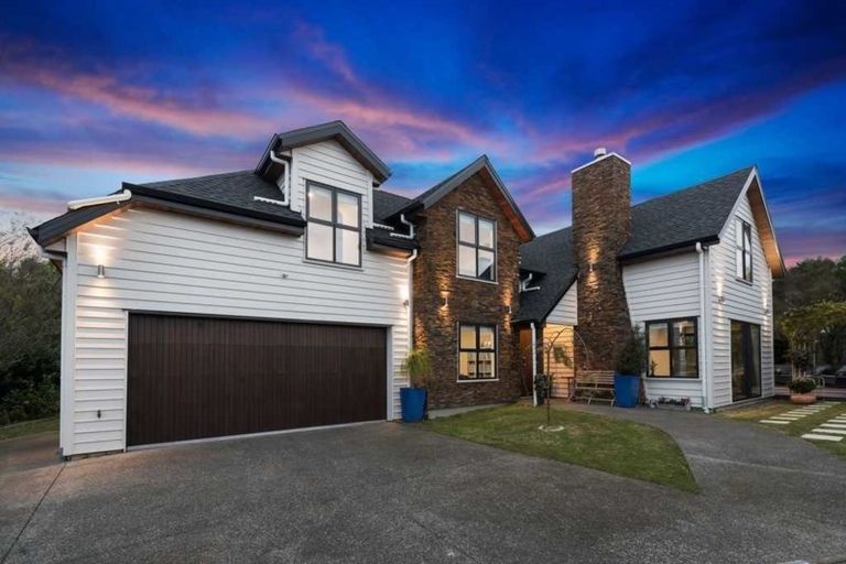 Photo of property in 1 Hugh Drive, Pinehill, Auckland, 0632