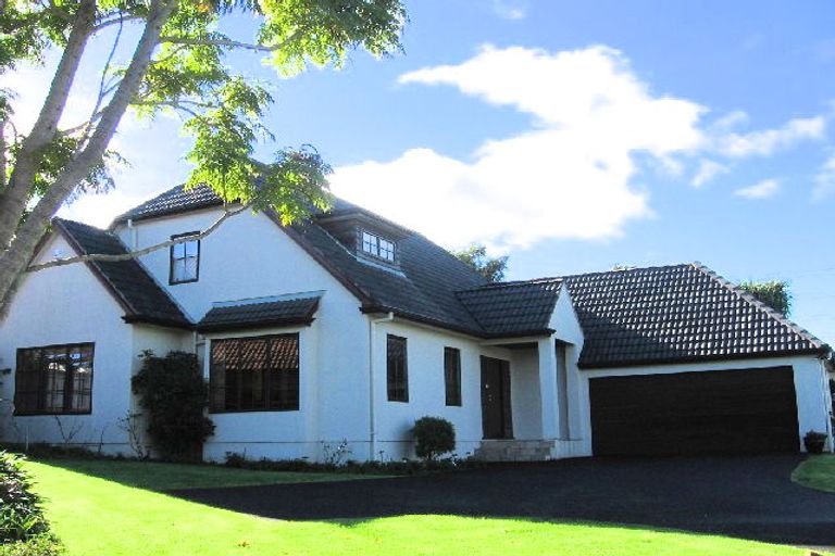 Photo of property in 4 Opal Close, Rosedale, Auckland, 0632