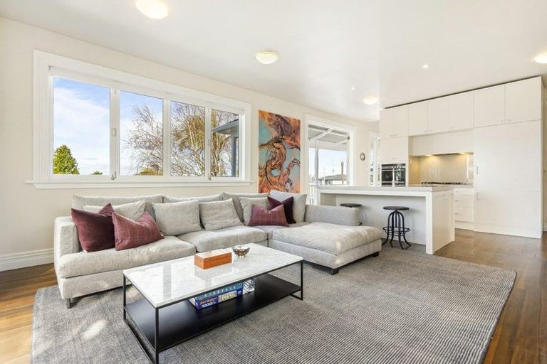 Photo of property in 73 Hinemoa Street, Birkenhead, Auckland, 0626