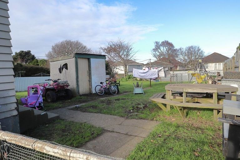 Photo of property in 55 Fairfield Road, Hawera, 4610