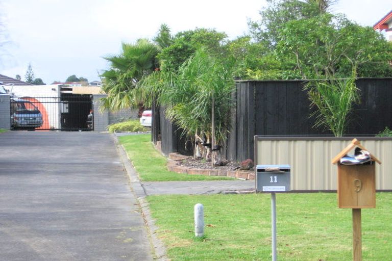 Photo of property in 11 Tabago Place, Half Moon Bay, Auckland, 2012