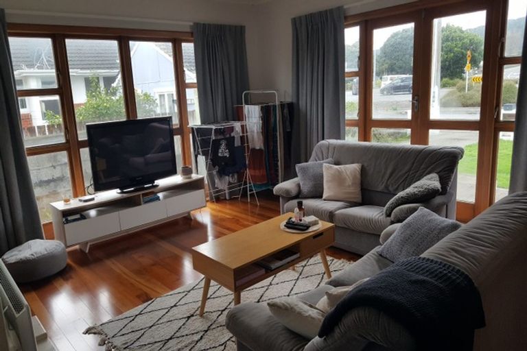 Photo of property in 2 Trevethick Grove, Woburn, Lower Hutt, 5010
