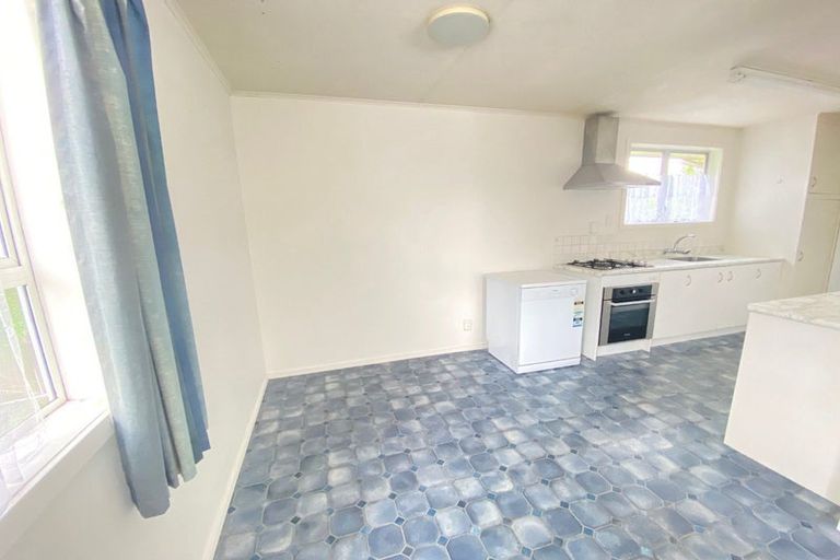 Photo of property in 46 Speargrass Grove, Timberlea, Upper Hutt, 5018