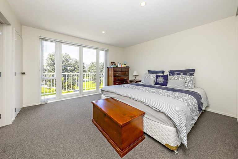 Photo of property in 55 Phar Lap Crescent, Takanini, 2112